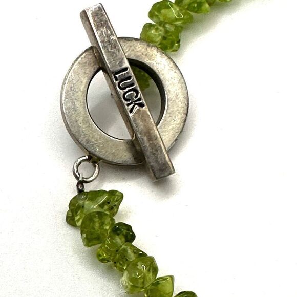 Peridot sterling silver luck toggle bracelet - Picture 5 of 11